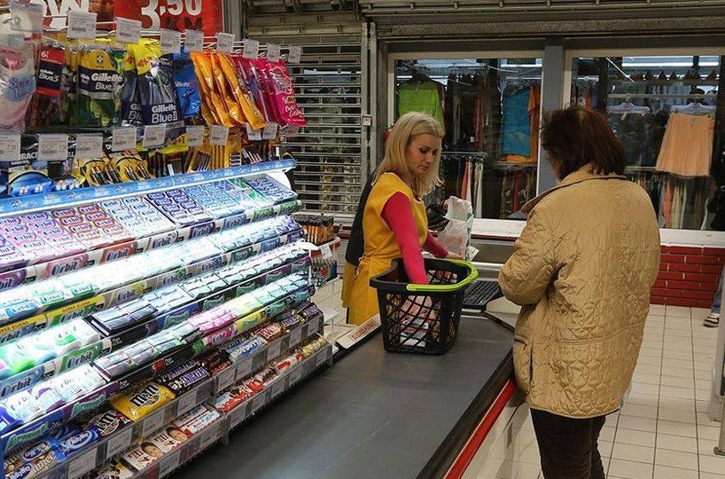 “Čekam ja na kasi u mega marketu u Čačku, kad dolazi djevojka”